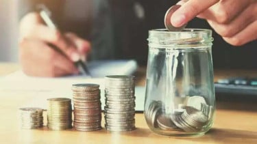 Tips mengelola keuangan pribadi.