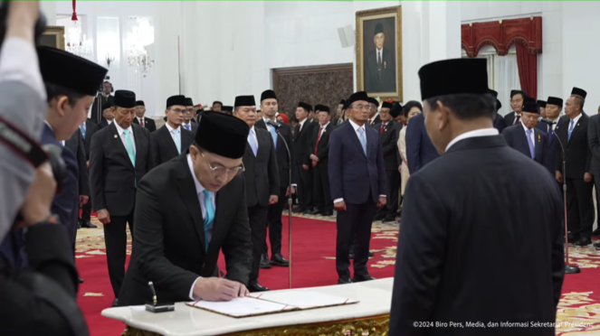 Yovie Widianto diangkat menjadi Staf Khusus Presiden bidang Ekonomi Kreatif.