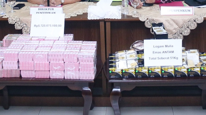 Barang Bukti Hampir 1 Triliun dan Emas 51 kg Emas dari Makelar Kasus Zarof Ricar