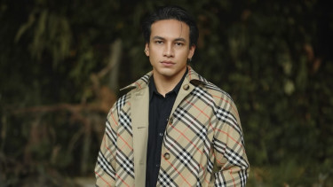 Jefri Nichol., Jefri Nichol, Sunan Kalijaga., Asri Welas., Penyanyi Tompi