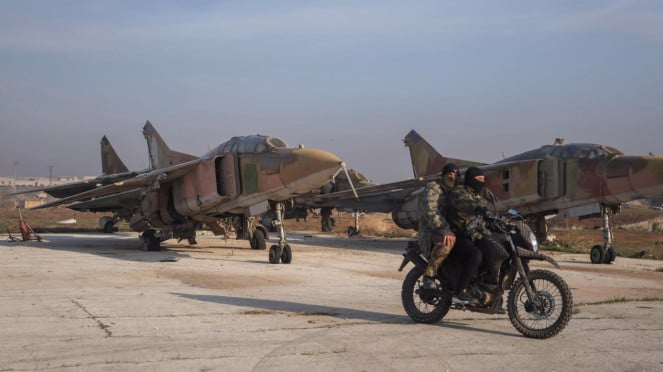 VIVA Militer: Pesawat tempur Mikoyan-Gurevich MiG-23, MiG-25 Foxbat, Pesawat tempur militer Rusia MiG-31 fighter, VIVA Militer: Jet tempur Jepang, Mitsubishi F-15/DJ Eagle, Pesawat Sukhoi Su-27 Flanker Ukraina - Air Force, VIVA Militer: Pesawat tempur Mikoyan-Gurevich MiG-23, VIVA Militer: Pesawat tempur F-15K Slam Eagle militer Korea Selatan, VIVA Militer: Jet tempur Mikoyan MiG-29 militer Slovakia, VIVA Militer: Jet tempur Israel menggempur Rafah, Palestina, VIVA Militer: Pesawat Jet Tempur F-22 Raptor, Jet Tempur AS, F-4 Phantom.