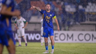 Kapten Persib Bandung, Marc Klok (Dok 2024 Asian Football Confederation), Tantangan untuk Bojan Hodak: Lini Belakang Tanpa Federico Barba, Analisis Laga: Adu Taktik dan Mental di Malaysia, Susunan pemain Persib vs Selangor FC, Jadwal Lengkap Pertandingan