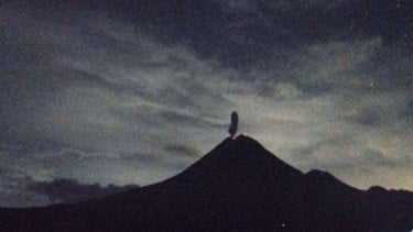 Gunung Semeru erupsi 