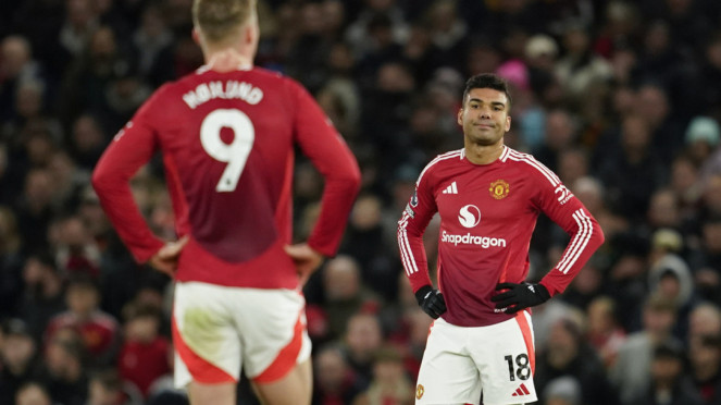 Pemain Manchester United, Rasmus Hojlund dan Casemiro, 1. Mengandalkan Kombinasi Muda, 2. Luke Shaw Digeser ke Bek Tengah, 3. Casemiro Jadi Bek Tengah Dadakan, 4. Kembali ke Skema Tiga Bek