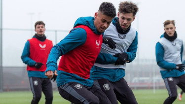 Mees Hilgers berlatih bersama FC Twente usai pulih dari cedera