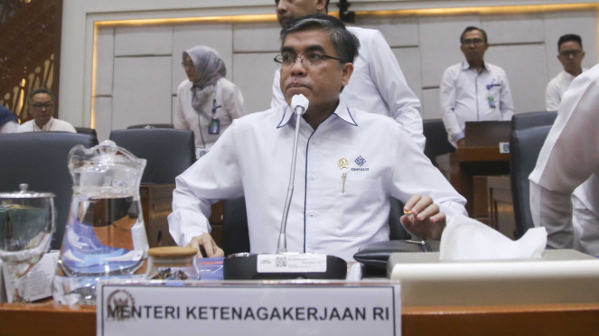 Menteri Ketenagakerjaan (Menaker) Yassierli Raker dengan Komisi IX DPR
