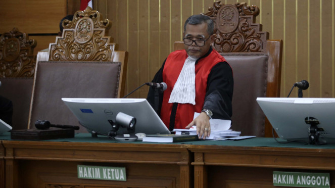 Hakim Djuyamto saat sidang putusan Praperadilan Hasto Kristiyanto