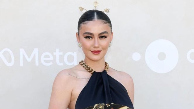Agnez Mo, 1. Cathy, 2. Agnez Mo, 3. Kalina Ocktaranny, 4. Titi Radjo Bintang, 5. Vicky Shu, 6. Nycta Gina, 7. Chika Jessica