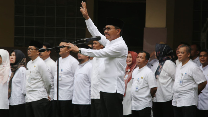 Wali Kota Tangerang, Sachrudin di Puspemkot Tangerang, Hotline Pengaduan Terbuka untuk Umum: Jangan Takut Melapor, Pemerintah Kota Tegas: Tidak Ada Tempat untuk Pungli dalam Dunia Pendidikan, SPMB Tangerang Dijalankan Secara Transparan dan Akuntabel, Jadwal dan Jalur Pendaftaran SPMB 2025/2026, Mendukung Misi "Gampang Sekolah" Tanpa Pungli, Bersama Wujudkan Penerimaan Siswa Baru yang Jujur dan Bebas Pungli
