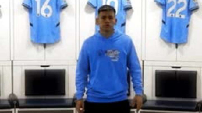 Pemain Manchester City Claudio Echeverri