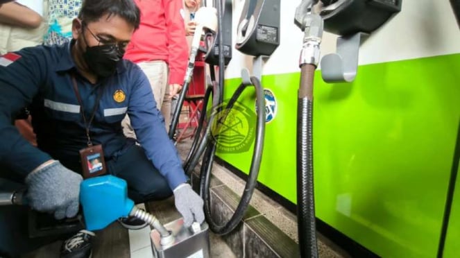 Pengetesan BBM Pertamina oleh LEMIGAS.