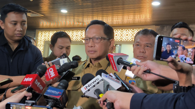 Mendagri Tito Karnavian di Kompleks Parlemen, Senayan, Jakarta Pusat, Senin, 10 Maret 2025