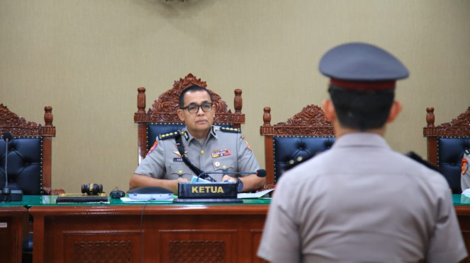 Sidang Etik Eks Kapolres Ngada AKBP Fajar Widyadharma Lukman Sumaatmaja