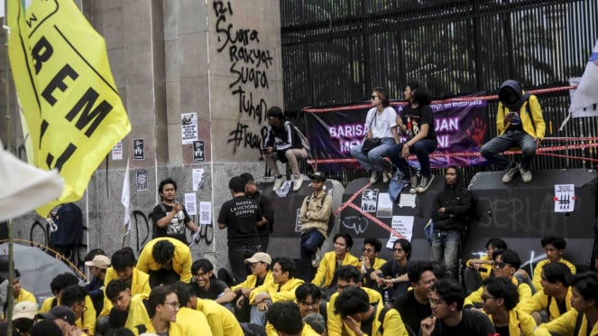 Aksi Mahasiswa Demo Tolak Pengesahan UU TNI