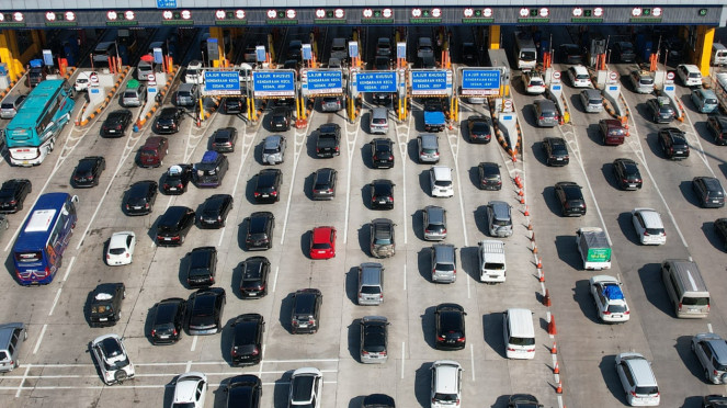 Arus balik di Gerbang Tol Cikampek Utama 2 [Humas Jasa Marga]