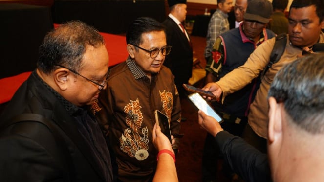Ketua Dewan Pakar DPP Asprindo, Didin S Damanhuri (batik)