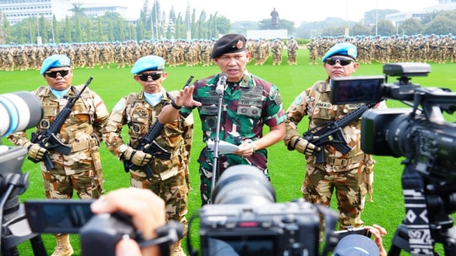 VIVA Militer: Kapuspen TNI Brigjen TNI Kristomei Sianturi