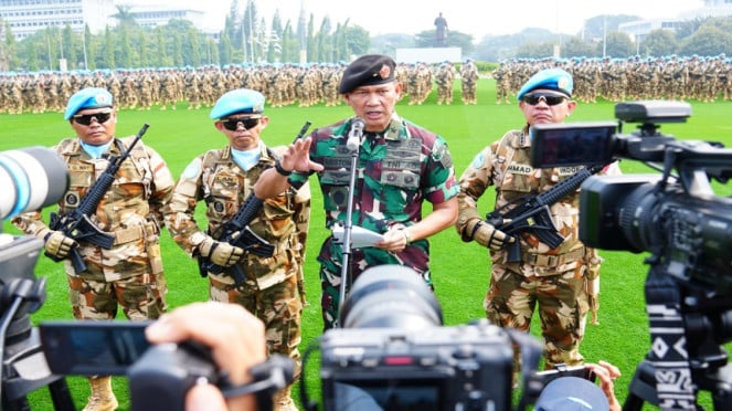 VIVA Militer: Kapuspen TNI Brigjen TNI Kristomei Sianturi