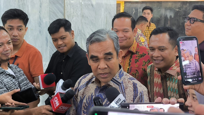 Sekjen Partai Gerindra, Ahmad Muzani di Kompleks Parlemen, Senayan, Jakarta Pusat, Rabu, 9 April 2025