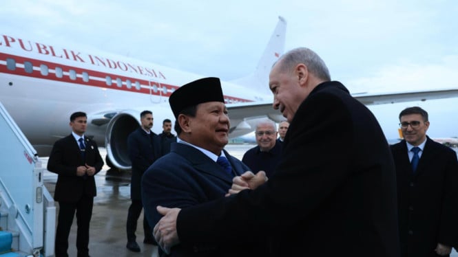 Momen Presiden RI Prabowo Subianto disambut langsung Presiden Turkiye, Recep Tayyip Erdogan setibanya di Ankara, Turkiye pada April 2025 lalu (sumber foto: Rian - Biro Pers Sekretariat Presiden)