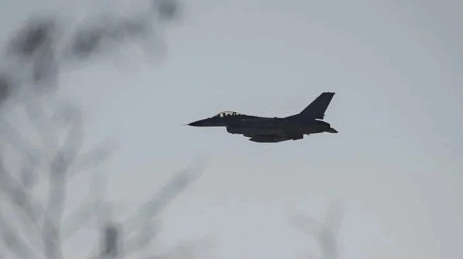 VIVA Militer: Pesawat tempur F-16 Angkatan Udara Ukraina