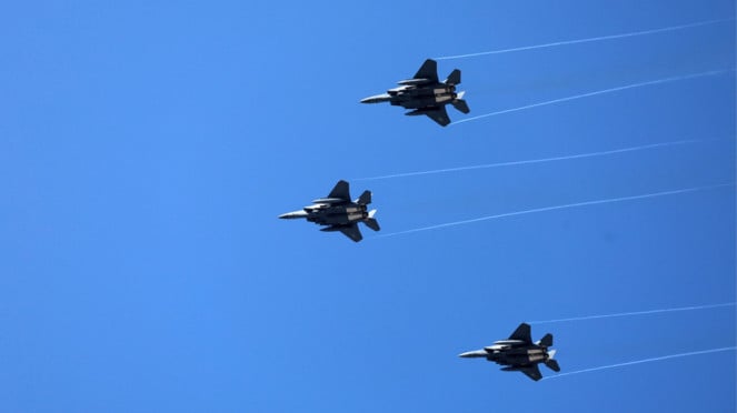 VIVA Militer: Pesawat tempur F-15K Slam Eagle militer Korea Selatan, MiG-25 Foxbat, Pesawat tempur militer Rusia MiG-31 fighter, VIVA Militer: Jet tempur Jepang, Mitsubishi F-15/DJ Eagle, Pesawat Sukhoi Su-27 Flanker Ukraina - Air Force, VIVA Militer: Pesawat tempur Mikoyan-Gurevich MiG-23, VIVA Militer: Pesawat tempur F-15K Slam Eagle militer Korea Selatan, VIVA Militer: Jet tempur Mikoyan MiG-29 militer Slovakia, VIVA Militer: Jet tempur Israel menggempur Rafah, Palestina, VIVA Militer: Pesawat Jet Tempur F-22 Raptor, Jet Tempur AS, F-4 Phantom.