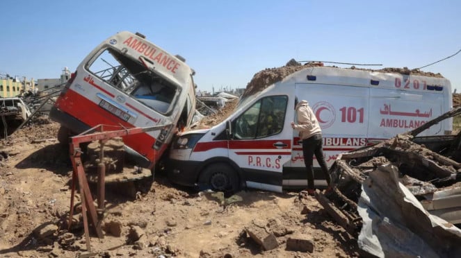 VIVA Militer: Bangkai ambulans Bulan Sabit Merah di Jalur Gaza