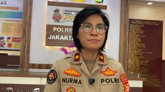 Kasie Humas Polres Metro Jakarta Selatan Kompol Nurma Dewi di Lobby Polres Metro Jakarta Selatan, Kamis, 17 April 2025