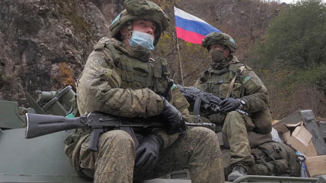 VIVA Militer: Pasukan Angkatan Bersenjata Federasi Rusia (VSRF), VIVA Militer: Ilustrasi agen spionase, Bendera AS, Rusia, dan China., Bendera China (Ilustrasi), VIVA Militer: Pasukan Angkatan Bersenjata Federasi Rusia (VSRF), Peta Pipa Jalur Gas Rusia ke Eropa., Kutub Utara, Lapisan es di Arktik mulai mencair.