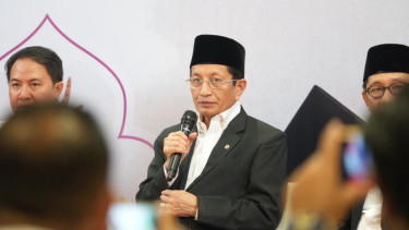 Menag Nasaruddin Umar bincang haji di Forum Pemred, 1. Muhaimin Iskandar: Dari Santri Denanyar ke Kursi Menko, 2. Nasaruddin Umar: Santri As’adiyah yang Kini Pimpin Kementerian Agama, 3. Abdul Mu'ti: Santri Akademisi yang Reformis, 4. Saifullah Yusuf: Gus Ipul, Santri yang Pilih Jalan Pengabdian Sosial
