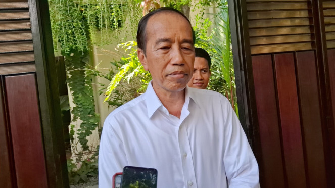 Jokowi beberkan ketidakhadirannya di mediasi perkara gugatan ijazah palsu di PN Solo, Bareskrim Polri merilis foto copi ijazah Jokowi, Jokowi Tak Lulus Sarjana-Skripsi Nyontek!, Jokowi beberkan ketidakhadirannya di mediasi perkara gugatan ijazah palsu di PN Solo, Respons UGM