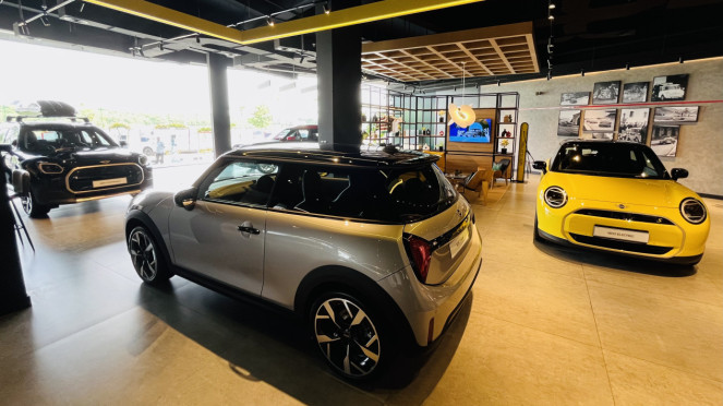 Diler BMW-MINI pertama di Indonesia resmi dibuka