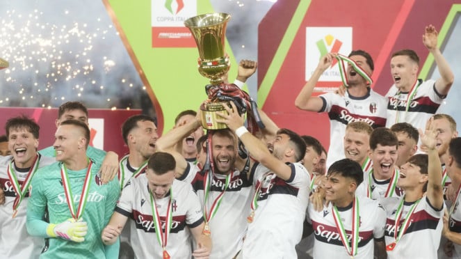 Bologna juara Coppa Italia 2024/25, PSG juara Liga Champions 2024/25, Tottenham Hotspur juara Liga Europa 2024/25, Harry Kane juara Bundesliga 2024/25, Newcastle United juara Piala Liga Inggris 2024/25, Bologna juara Coppa Italia 2024/25, Crystal Palace juara Piala FA 2024/25