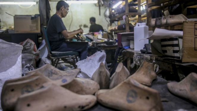 UMKM Produksi Sepatu Wanita