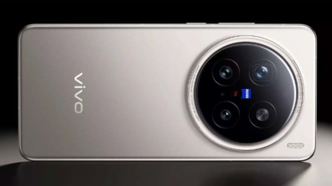 Vivo X200 Ultra, 1. iPhone 17 Pro dan iPhone 17 Pro Max, 2. Google Pixel 10 Pro dan Pixel 10 Pro XL, 3. Samsung Galaxy S25 Ultra, 4. Xiaomi 15 Ultra, 5. Vivo X200 Ultra, 6. iPhone 17