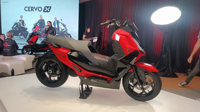 Motor listrik Alva Cervo X, TVS iQube S, Polytron Fox 500, Warna baru motor listrik Polytron Fox-R, Motor listrik Alva Cervo X, Maka Cavalry di IIMS 2025