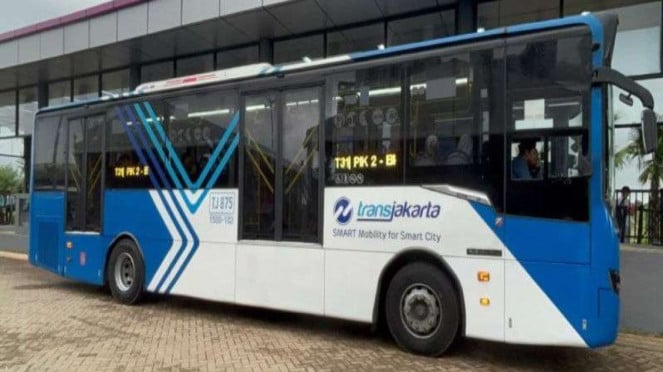 Transjabodetabek rute PIK 2-Blok M siap berangkat.
