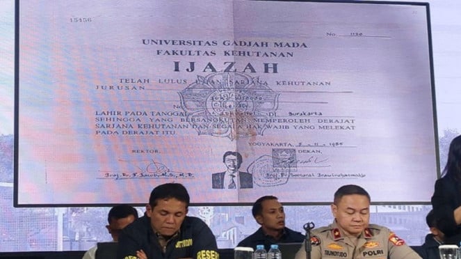 Bareskrim Polri merilis foto copi ijazah Jokowi