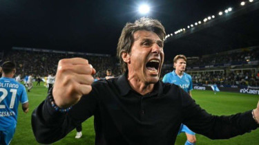 Antonio Conte bawa Napoli Juara Liga Italia 2024/2025