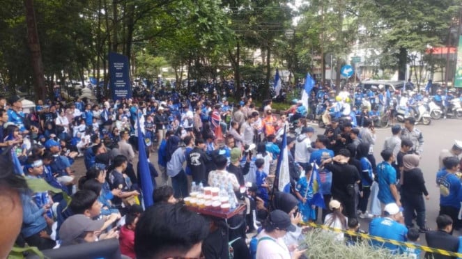 Konvoi Bobotoh Persib Bandung, PSIM Yogyakarta, Pemain Chelsea Alejandro Garnacho, Konvoi Bobotoh Persib Bandung, Olympique Marseille beri dukungan untuk Affan Kurniawan, Emil Audero bertemu Jay Idzes saat Cremonese vs Sassuolo