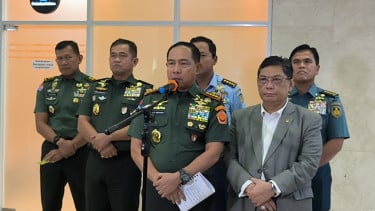 Panglima TNI Jenderal Agus Subiyanto di Kompleks Parlemen, Senayan, Jakarta Pusat