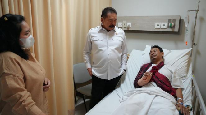 Jaksa Agung ST Burhanuddin Jenguk Anggotanya yang dibacok OTK