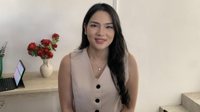 Davina Karamoy, Syahrini., Davina Karamoy, Pose wedding Amanda Rawles dan Adriel Susanteo., Drama Korea terbaru, When Life Gives You Tangerines tayang di Netflix