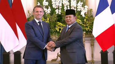 Presiden Prabowo Subianto bersama Presiden Prancis Emmanuel Macron