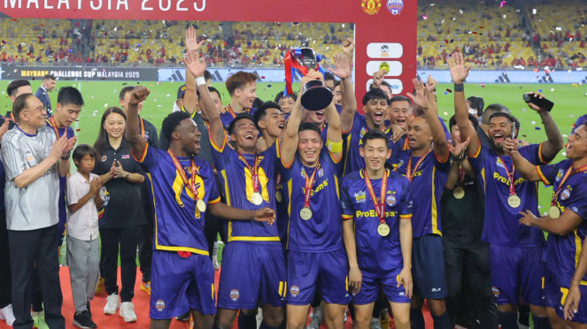 Asean All Stars menang lawan Manchester United, Petinju legendaris dunia, Evander Holyfield, Ronaldo mencetak gol untuk timnas portugal, Konser Godbless Unplugged, Bek muda Persib Bandung, Kakang Rudianto (Dok 2024 Asian Football Confederation) , Asean All Stars menang lawan Manchester United