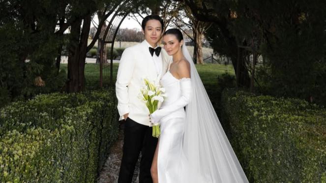 Pose wedding Amanda Rawles dan Adriel Susanteo., Syahrini., Davina Karamoy, Pose wedding Amanda Rawles dan Adriel Susanteo., Drama Korea terbaru, When Life Gives You Tangerines tayang di Netflix