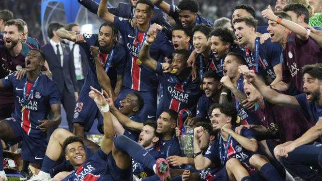 PSG juara Liga Champions 2024/25, PSG juara Liga Champions 2024/25, Tottenham Hotspur juara Liga Europa 2024/25, Harry Kane juara Bundesliga 2024/25, Newcastle United juara Piala Liga Inggris 2024/25, Bologna juara Coppa Italia 2024/25, Crystal Palace juara Piala FA 2024/25