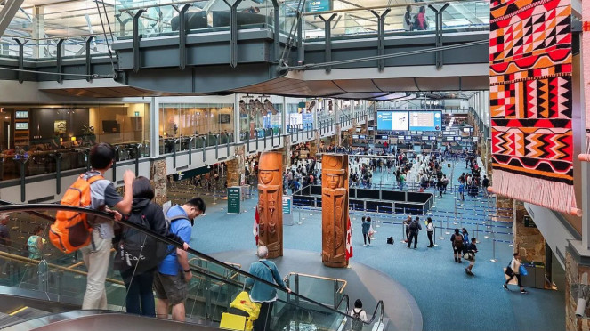 Vancouver International Airport, Houston Airport System, Singapore Changi Airport, Doha’s Hamad International Airport, Mumbai’s Chhatrapati Shivaji Maharaj International Airport, Amsterdam Schiphol Airport, New York LaGuardia Airport, Vancouver International Airport, Bangalore’s Kempegowda International Airport, San Francisco International Airport, Los Angeles Airport Light Towers
