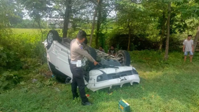 Toyota Rush yang ditabrak Porsche di Sidoarjo