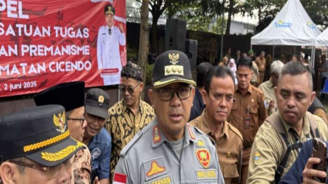 Wali Kota Bandung Muhammad Farhan saat memberikan keterangan di Kota Bandung.